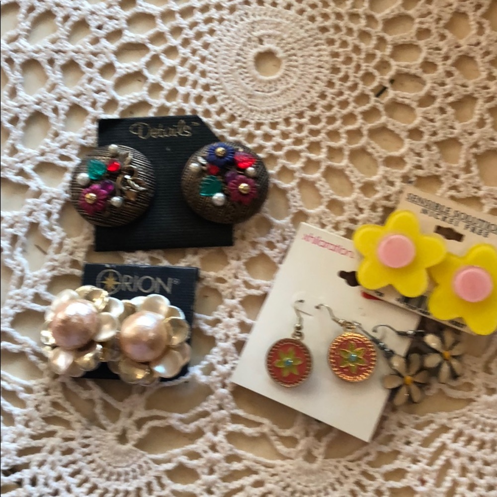 5 pairs of flower style earrings